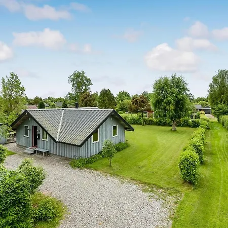 3 Bedroom Cozy In Sydals Skovby (Syddanmark)